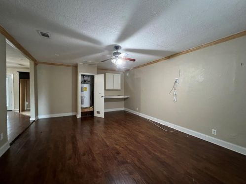 3404 Royal Crst Dr, Fort Worth TX 76140-2716 exterior