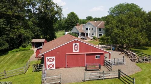 605 Larger Cross Rd, Bedminster NJ  07921-2728 exterior