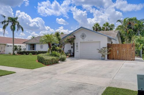 128 Martin Cir, West Palm Beach, FL 33411-1709