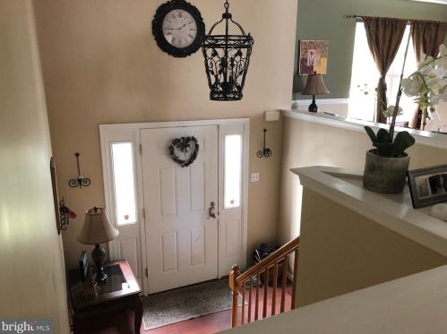 6020 Split Log Dr, Pipersville, PA 18947-1046