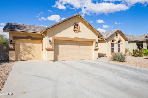 3710 Meadow Land Dr, San Tan Valley, AZ 85140-5339