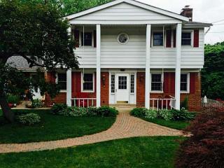 1722 Mountain View Dr, Monroeville, PA 15146-2057