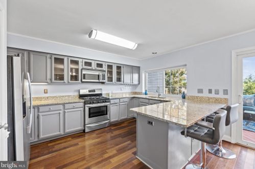 16869 Miranda Ln, Woodbridge VA  22191-5142 exterior