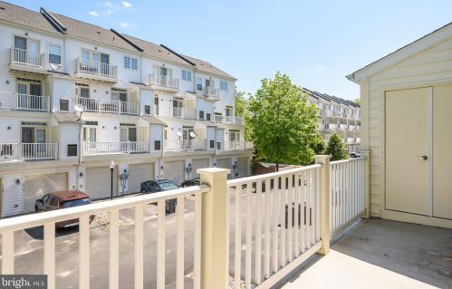 7100 Little Thames Dr, Gainesville VA  20155-4049 exterior