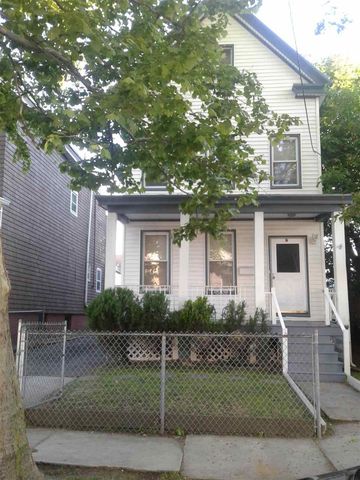 12 37 St, Bayonne NJ  07002-1929 exterior