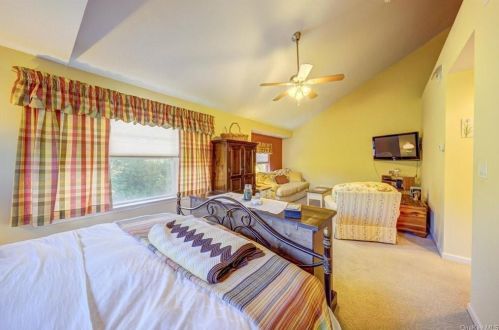 56 Putters Way, Middletown NY  10940-2664 exterior