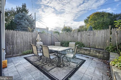12 New St, Lancaster, PA 17602-2028