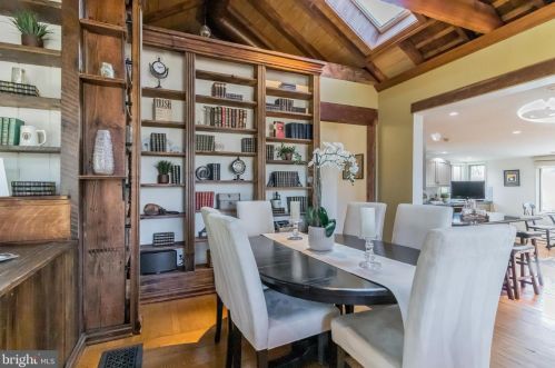 23 Dunminning Rd, Newtown Square PA  19073-1801 exterior