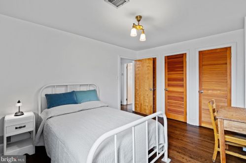 1708 Green St, Philadelphia PA 19130-7023 exterior