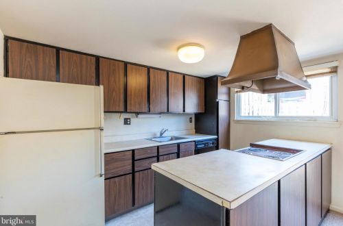 144 Wellington Ter, Lansdale PA  19446-4960 exterior