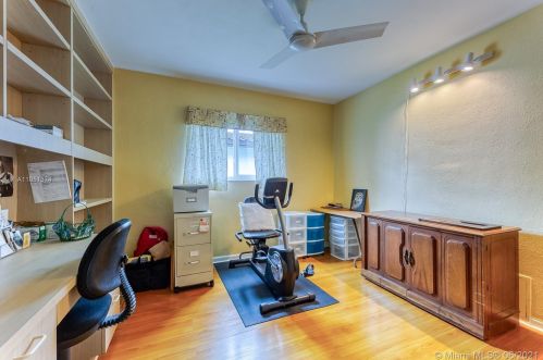 7440 Twin Sabal Dr, Hialeah FL  33014-2529 exterior