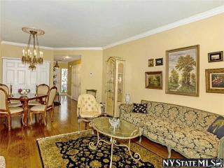 105 Carriage Ln, Hicksville, NY 11803-1527