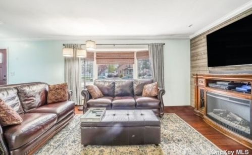 1117 Namdac Ave, Bayshore, NY 11706-6125