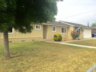 2082 Cleveland Ave, Porterville CA  93257-2684 exterior