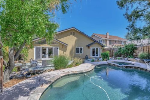 642 Colleen Dr, San Jose CA 95123-4509 exterior