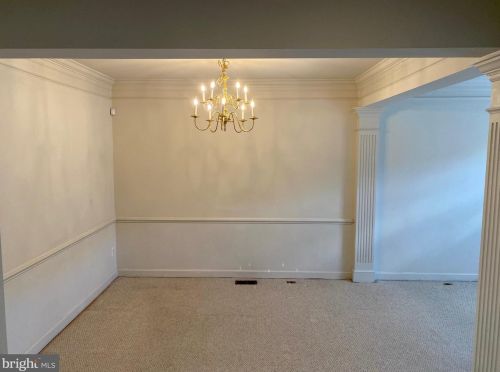 8017 Samuel Wallis St, Lorton VA  22079-2350 exterior