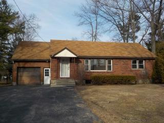 1201 Cresse Ave, Schenectady NY  12309-5027 exterior