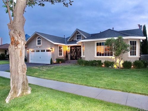 1825 Mcnab Ave, Long Beach, CA 90815-4539