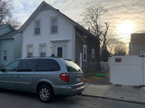 141 Ash St, New Bedford, MA 02740-3642