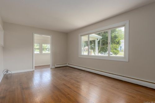 21 Stanley Rd, Garnerville NY  10923-1504 exterior
