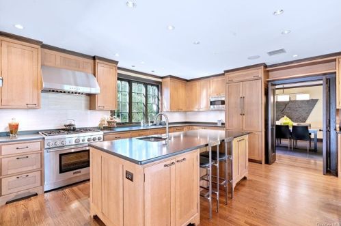 177 Soundview Ave, White Plains NY  10606-3825 exterior