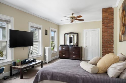 36 Lambert Ave, Chelsea MA  02150-1304 exterior