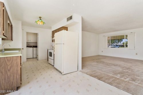 9902 Spruce Dr, Sun City AZ 85351-1958 exterior