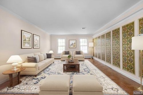 824 Norgate Dr, Ridgewood NJ 07450-2118 exterior