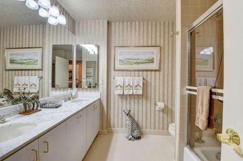 9 Windsor Ln, Boynton Beach FL  33436-6063 exterior