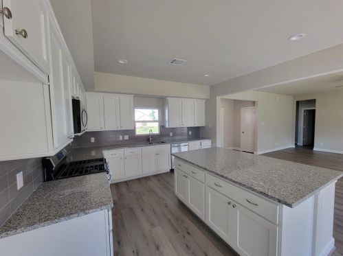 1620 Ladelle St, Dinsmore TX  77488-3428 exterior