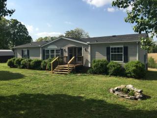 8063 Galen Rd, Lafayette, TN 37083-4767