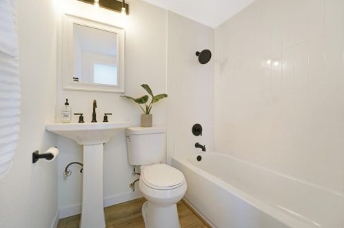 3350 Dorchester Dr, San Diego CA 92123-2641 exterior