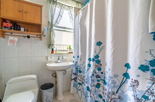 1847 Barnes Ave, Bronx NY  10462-3607 exterior