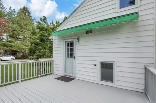 2780 Denby Dr, Yorktown Hgts NY  10598-3016 exterior