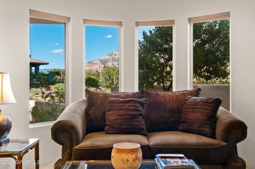 12 Linda Vis, Sedona AZ 86336-5067 exterior