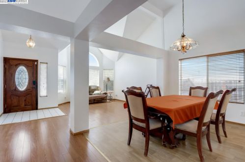 2320 Windsor Ln, Oakley, CA 94561-3316