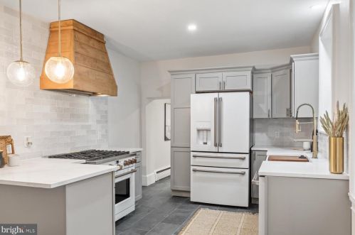 504 Lemon St, Lancaster PA  17603-3323 exterior