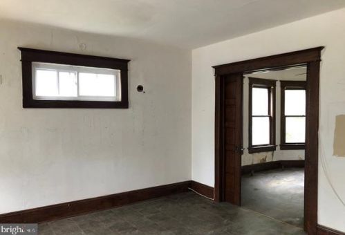 321 Garfield Ave, Trenton, NJ 08629-1714