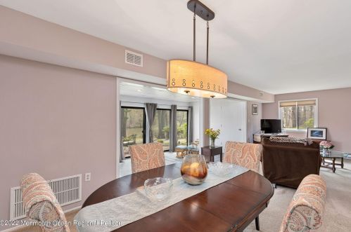 48 Dickinson Ct, Tinton Falls, NJ 07701-5401