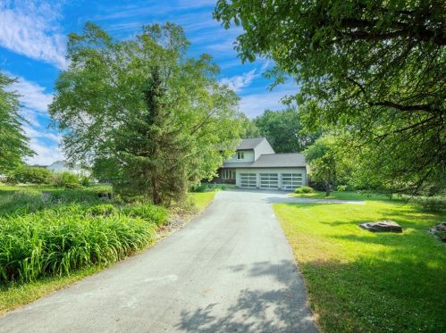 104 Applewood Ln, Slippery Rock, PA 16057-2903