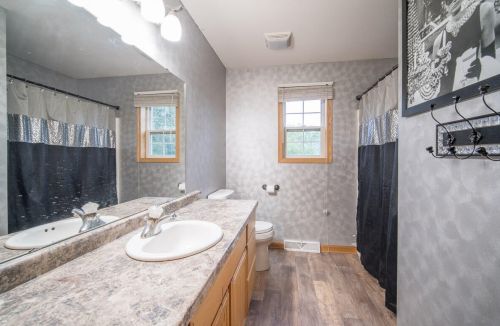 1180 Auburn Rd, West Bend WI  53090-5465 exterior