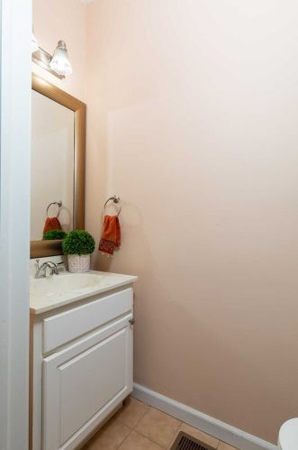 57 Aveonis Ct, Fishkill NY  12524-1638 exterior