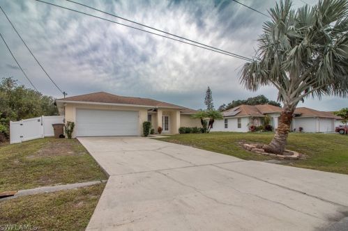 3511 3rd St, Lehigh Acres, FL 33936-2100