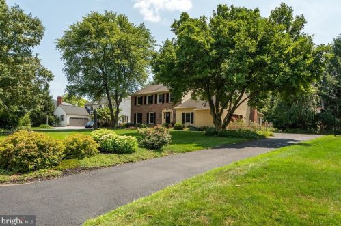 380 Chowning Pl, Lancaster, PA 17601-2943