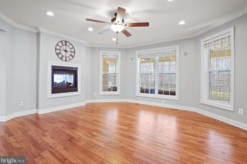 16143 Jordan Crest Ct, Haymarket VA  20169-4943 exterior