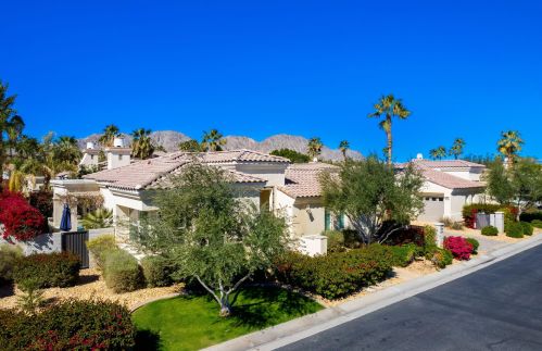 57389 Via Vis, La Quinta CA  92253-5033 exterior