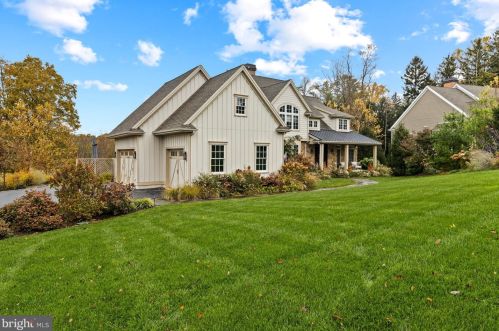 204 Arrowwood Ln, Chadds Ford, PA 19317-8242