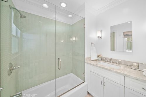 14950 Leadwell St, Van Nuys CA 91406-3030 exterior