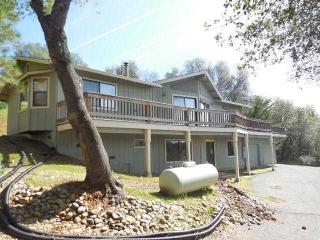 12779 Cresthaven Dr, Groveland, CA 95321-9328