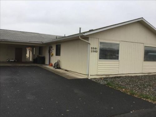 2561 Appleside Blvd, Clarkston WA  99403-1426 exterior
